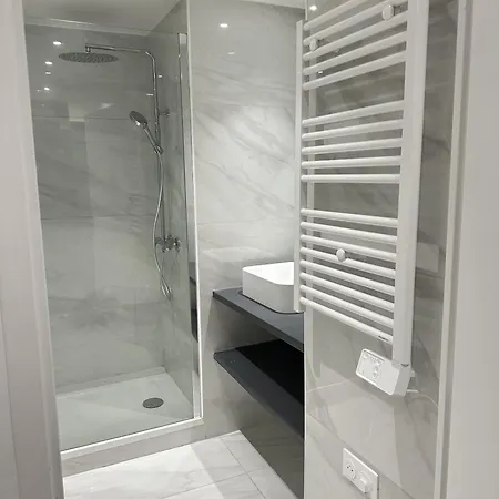 Graziella 410 아파트