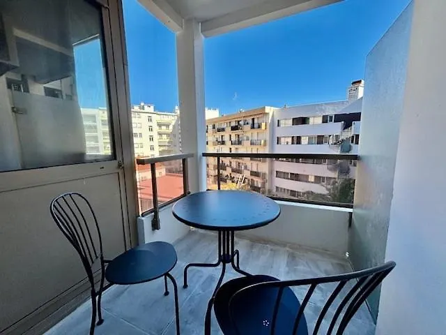 Graziella 410 Daire Juan-les-Pins